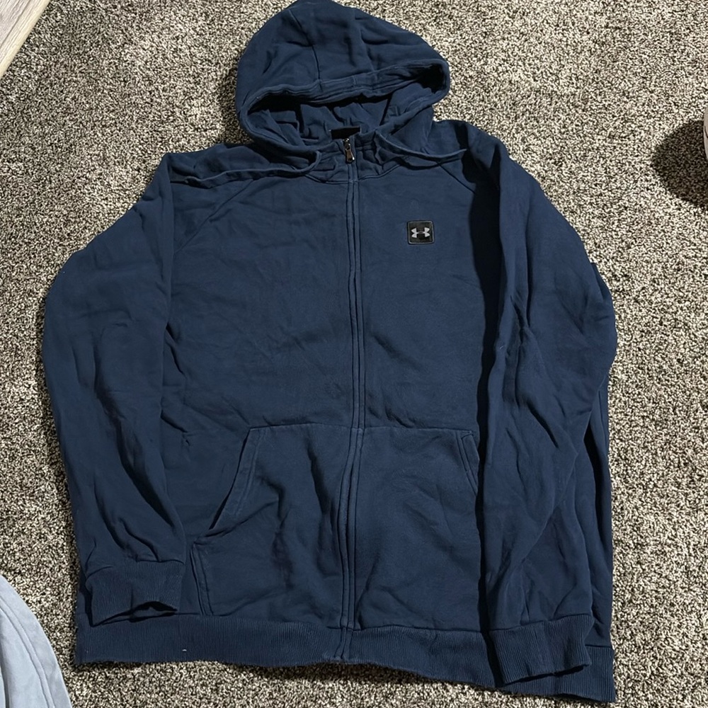 2xl men’s UA hoodie